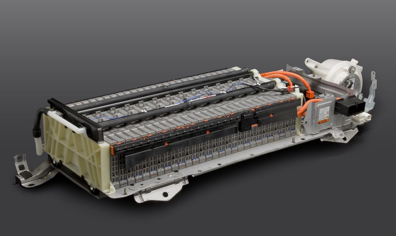 A Toyota is az elektromos autók akkumulátorainak újrahasznosításán