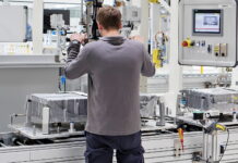 Legyártotta százezredik PHEV modellekbe szánt akkumulátorát a Škoda