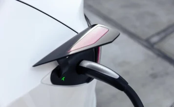 Robbanásszerűen nőtt az elektromos autótöltők száma Magyarországon