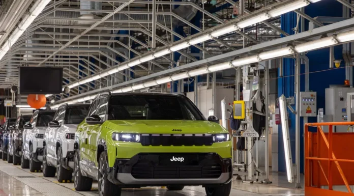 Megkezdődött az új elektromos Jeep Compass gyártása