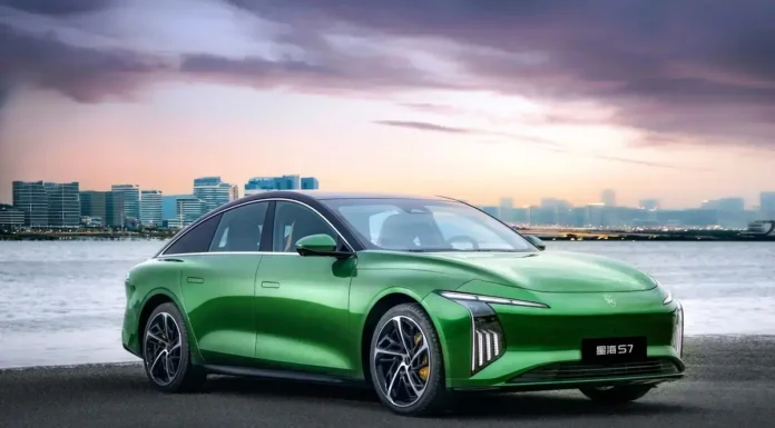 14 perc alatt 320 km hatótáv – ilyen az új Dongfeng Xinghai S7