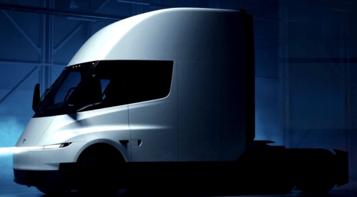 Elon Musk bejelentette: jövőre jön a megújult Tesla Semi