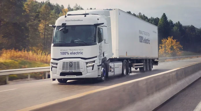 600 kilométeres hatótávval érkezett meg a Renault brutális elektromos kamionja