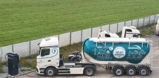 Elektromos teherautók szállítják az osztrák Rohrdorfer ökocementjét