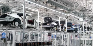 Sosem gyártottak ennyi autót Kínában – mégis eltűnik a profit